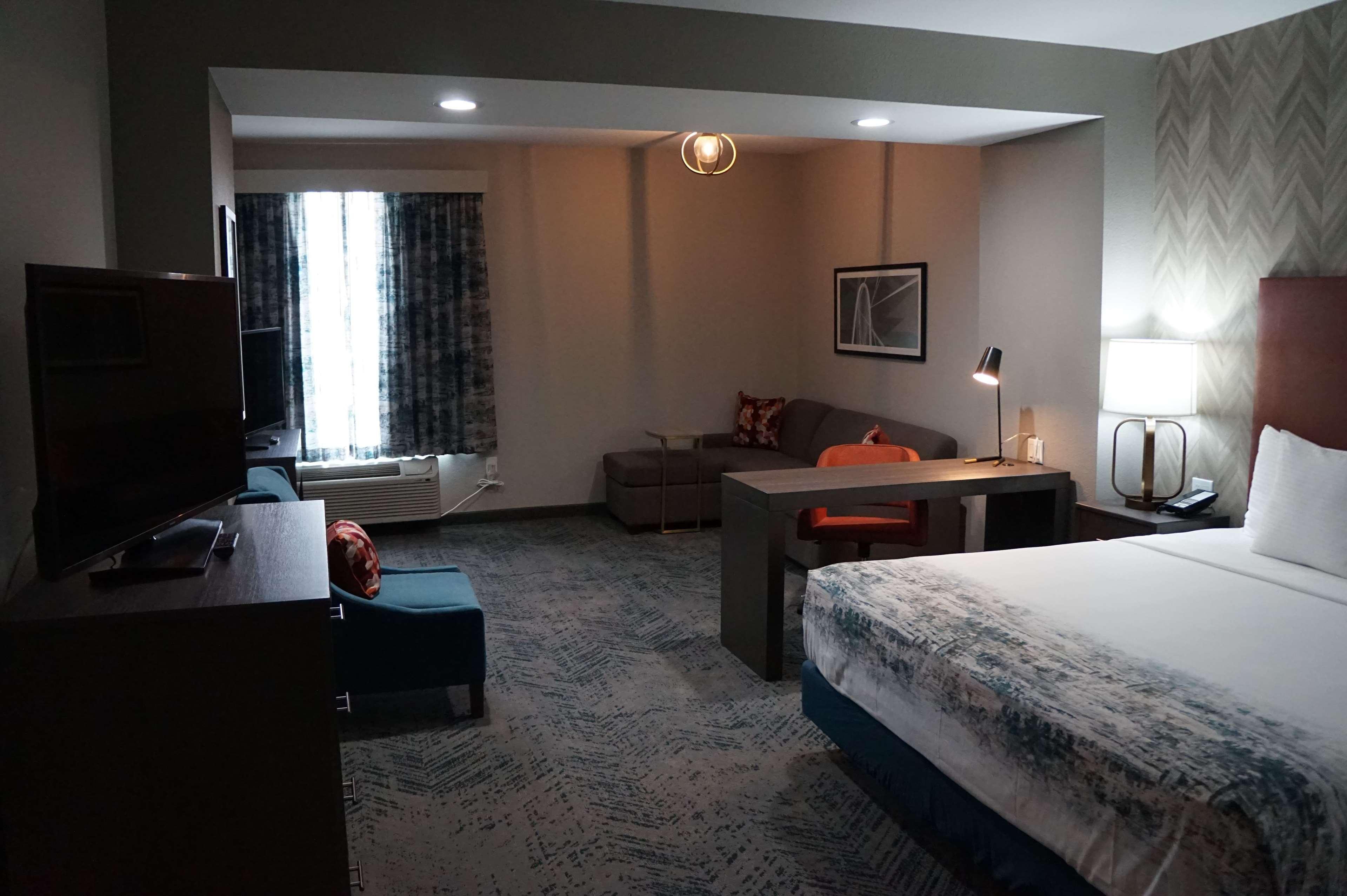 La Quinta Inn & Suites Dfw West-Glade-Parks Euless Dış mekan fotoğraf