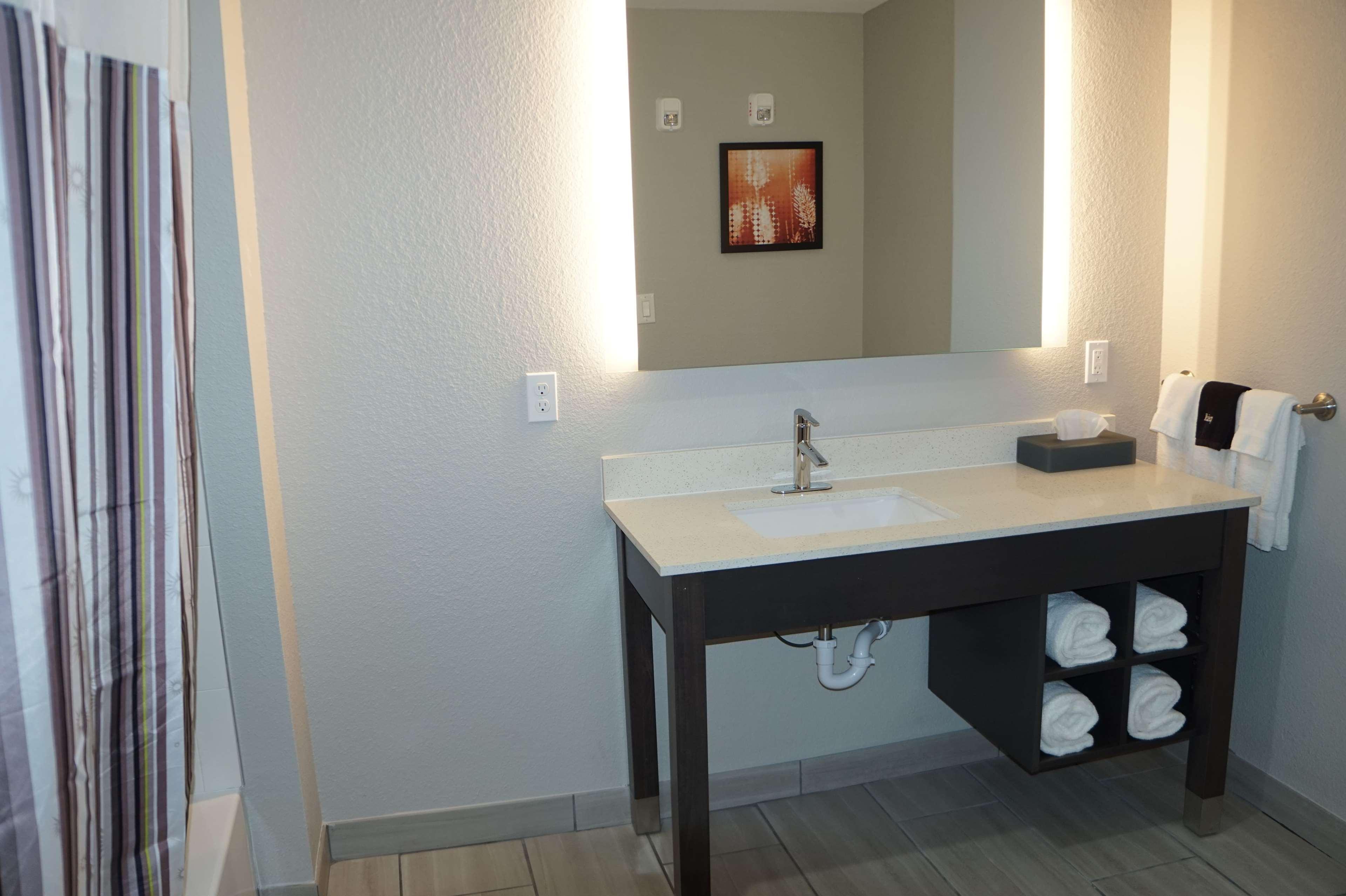La Quinta Inn & Suites Dfw West-Glade-Parks Euless Dış mekan fotoğraf