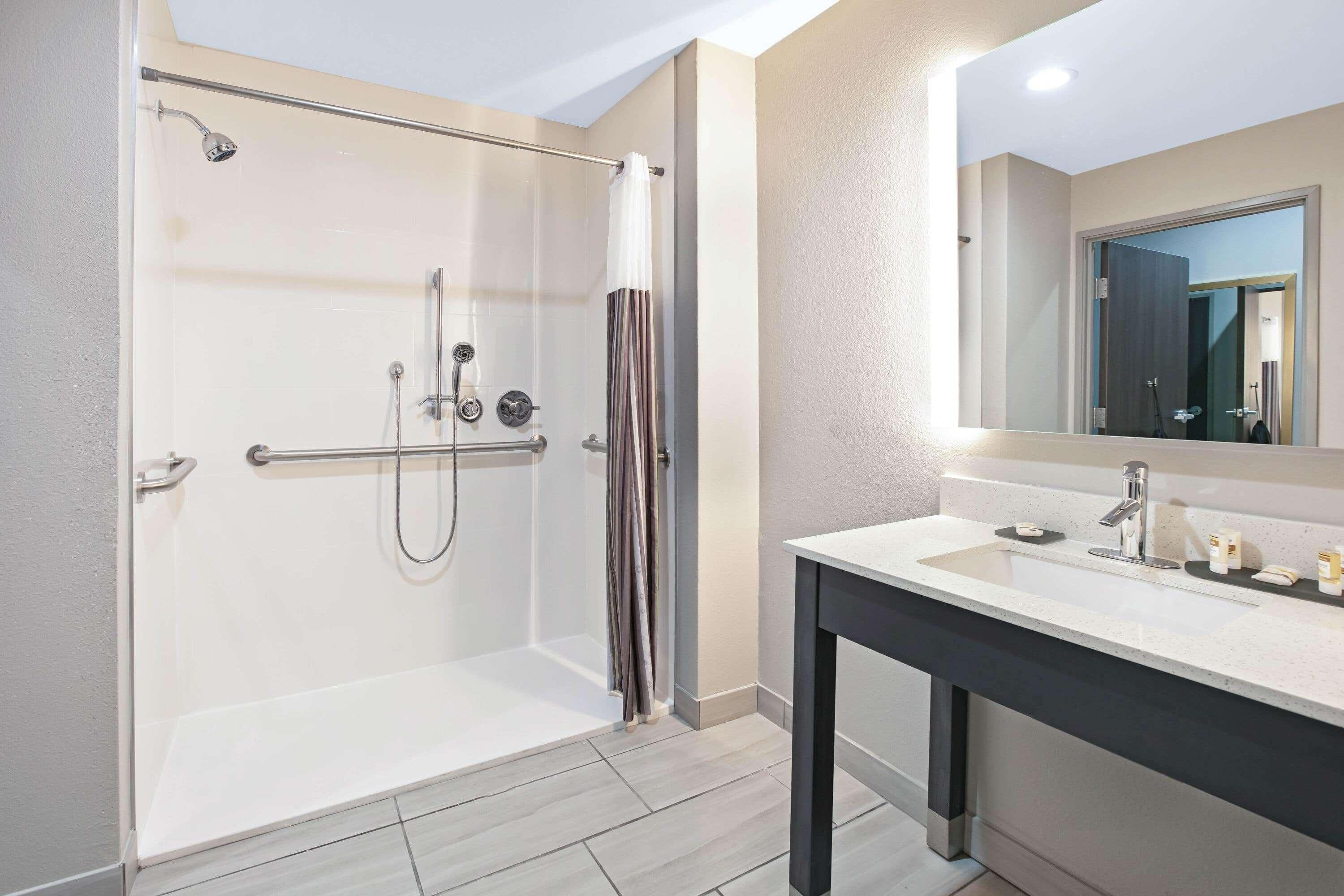 La Quinta Inn & Suites Dfw West-Glade-Parks Euless Dış mekan fotoğraf