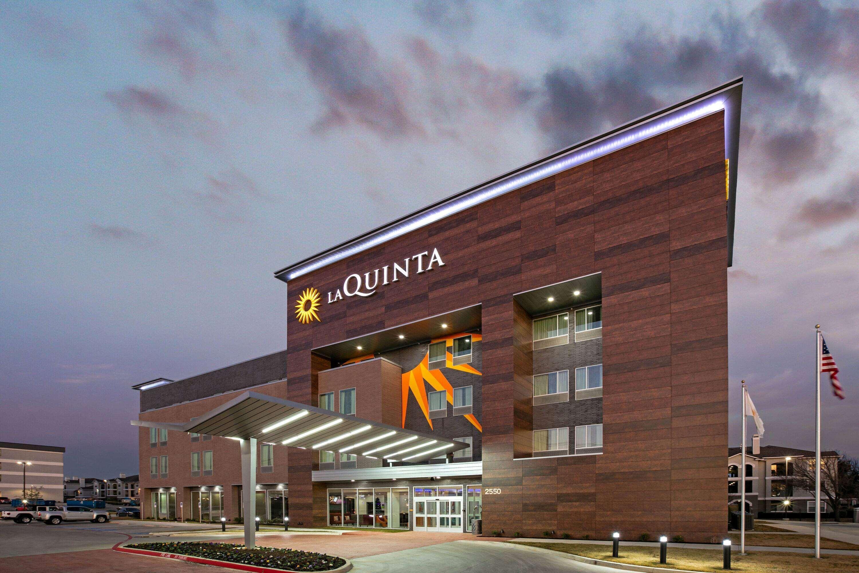 La Quinta Inn & Suites Dfw West-Glade-Parks Euless Dış mekan fotoğraf
